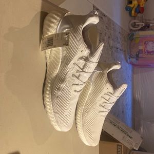 New adidas Alphaboost size 12 - rare shoe